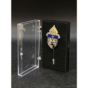 Symbol Arts Coat of Arms of the Roman Catholic Diocese of Baker OR Stickpin Pin
